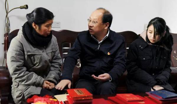 痛心！撫州這個(gè)村的第一書(shū)記倒在脫貧攻堅(jiān)一線，省委常委、組織部長(zhǎng)趙愛(ài)明專(zhuān)門(mén)作出批示