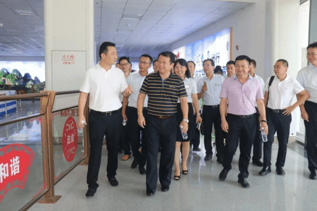 王曉、郭曉慶一行深入吉安長運、吉安公交調(diào)研指導