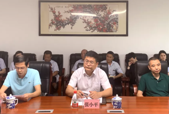 張小平、吳隼一行蒞臨吉安長(zhǎng)運(yùn)、吉安公交檢查指導(dǎo)工作