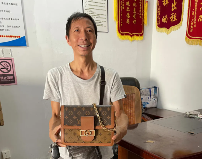 景德鎮(zhèn)長運(yùn)   面對萬元不動(dòng)心 婉拒現(xiàn)金酬謝