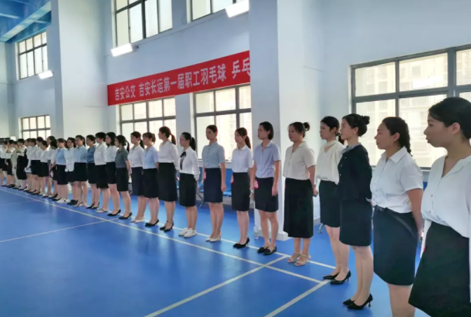 吉安長(zhǎng)運(yùn)招聘吉安高鐵西站、井岡山機(jī)場(chǎng)至井岡山景區(qū)旅游巴士直通專(zhuān)線導(dǎo)乘員