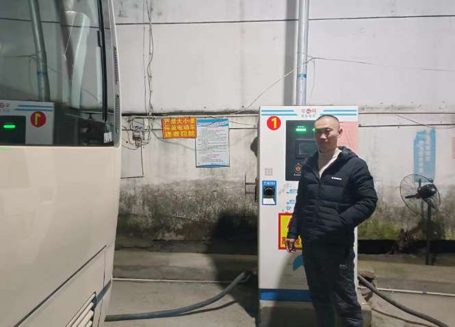景德鎮(zhèn)長(zhǎng)運(yùn)：樂(lè)平公交開(kāi)通首趟子夜通勤車