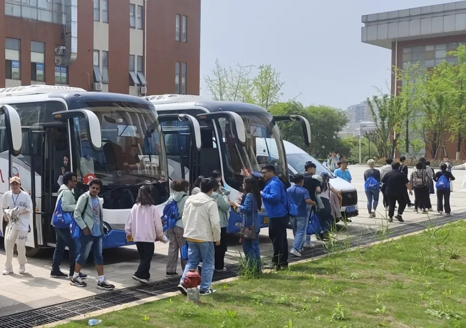 九江長運(yùn)：旅游分公司圓滿完成全球青少年模擬世界遺產(chǎn)大會(huì)運(yùn)輸保障工作