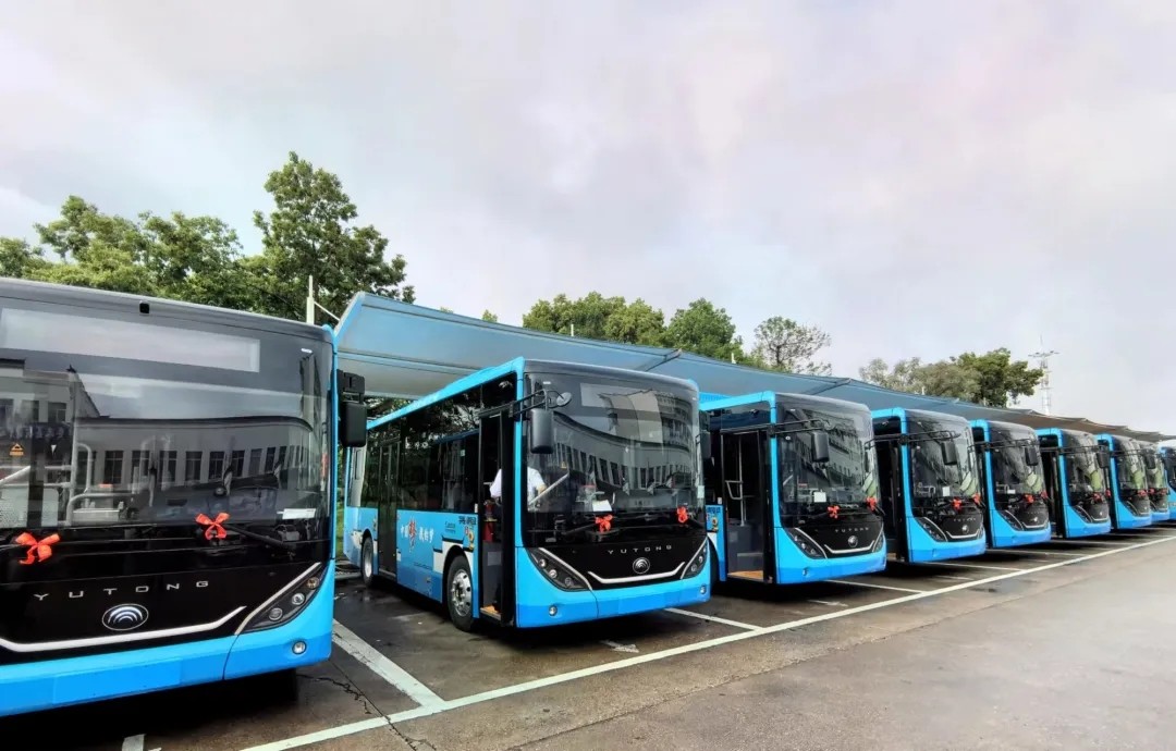 婺源公交：五一大禮包 8輛新純電動公交車正式上線運營啦！