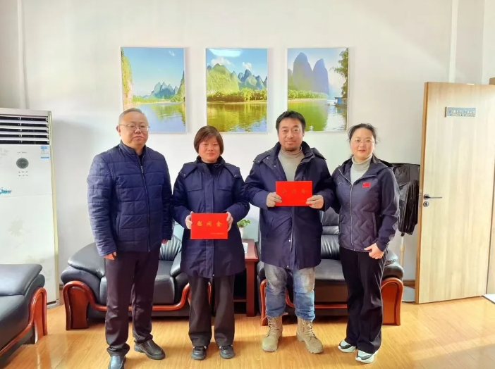 上饒汽運：省交通工會領(lǐng)導(dǎo)走訪慰問上饒汽運困難職工